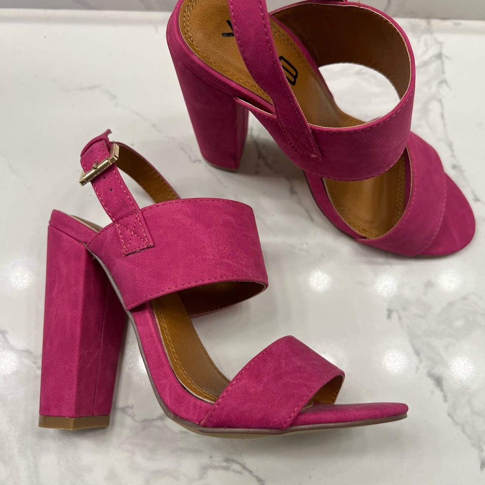 X2B Fuchsia Heels